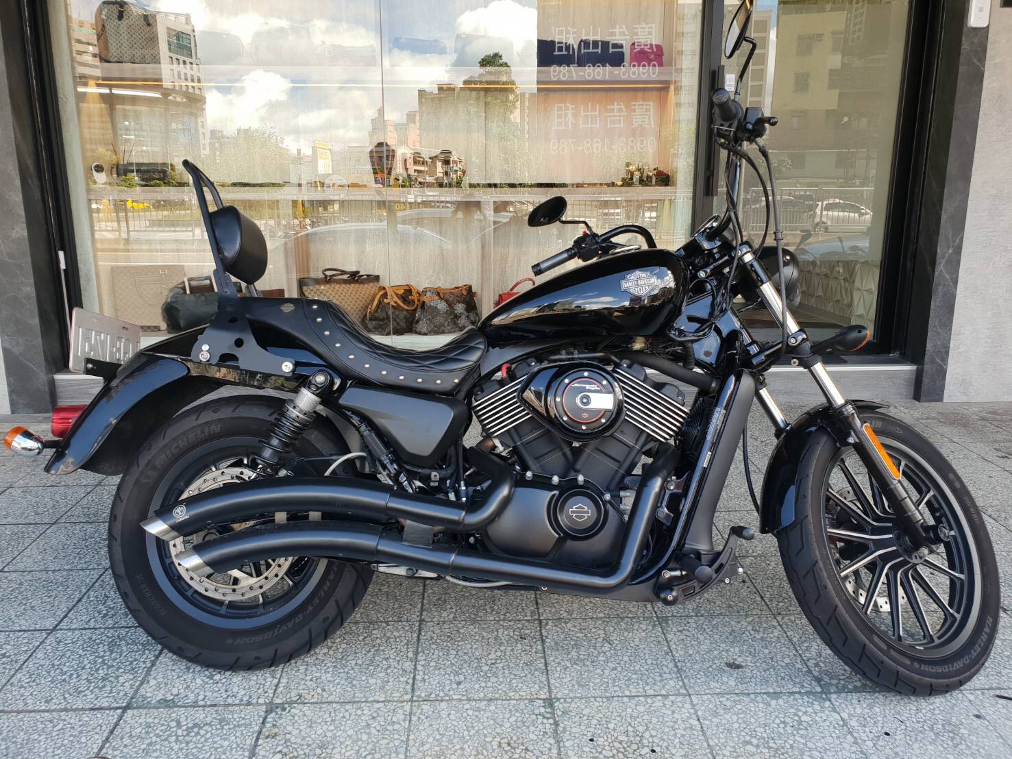 哈雷         NT$350000